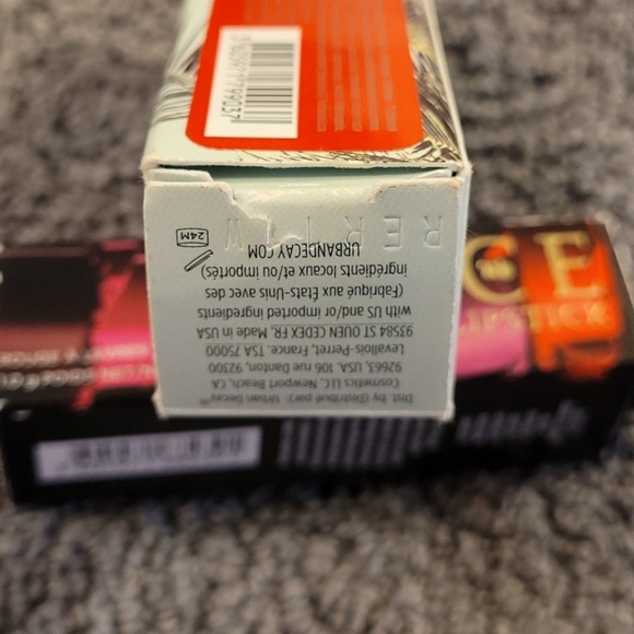 Urban Decay Lipsticks Bad Blood and 100 Degrees - Picture 9 of 12